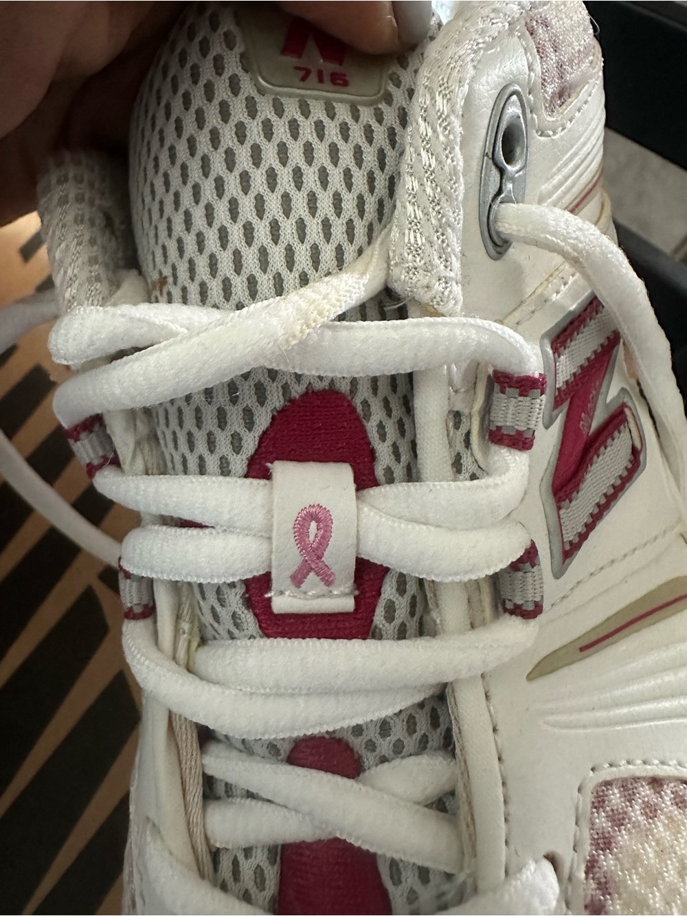 NIB- New Balance 716 Breast Cancer Awareness Sneakers - Women's Size 8 - Picture 6 of 9